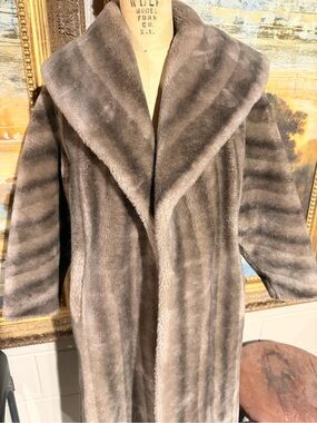 Luxury Women's Faux Fur Long Coat - Taupe